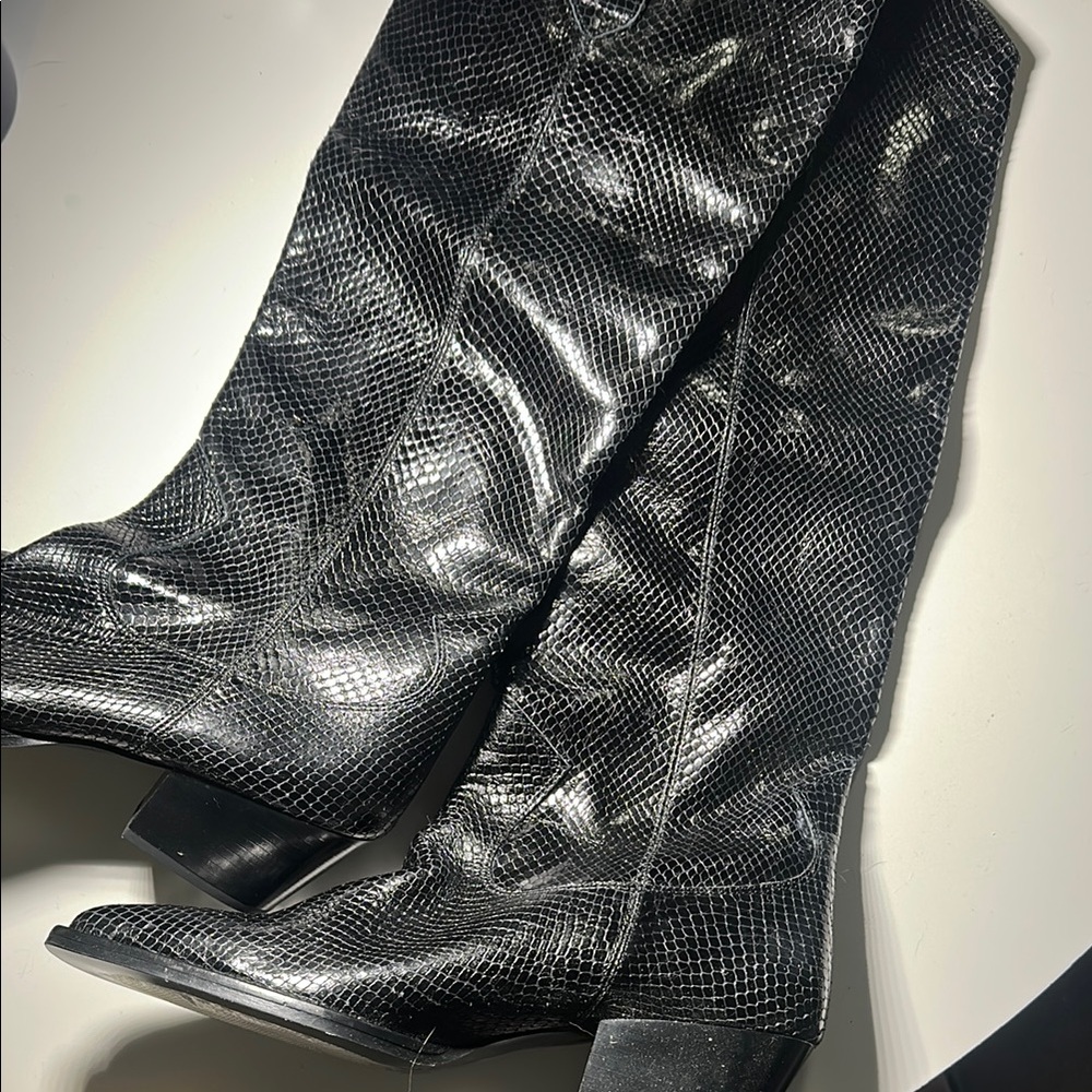 ZARA Black Snakeskin Pattern Women's Boots - Knee high